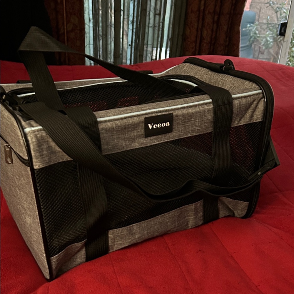 Veehoo Gray Pet Carrier
